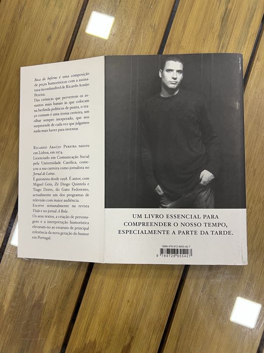 1 Livro piadas e 1 romance