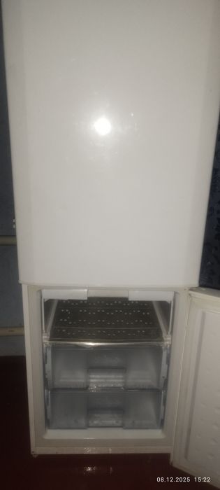 Холодильник продаю)