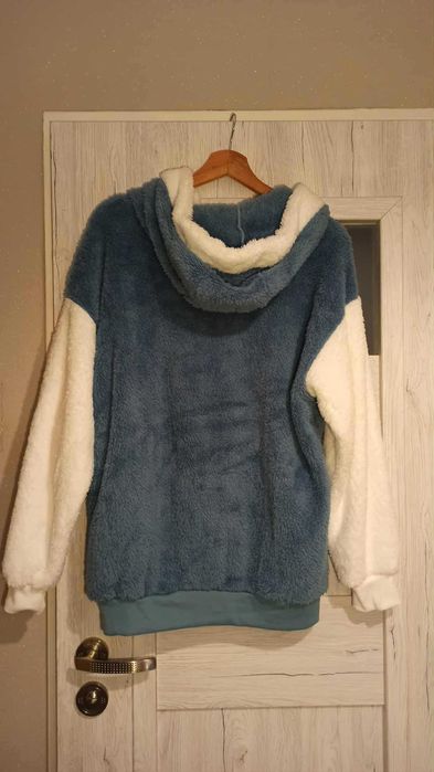 Bluza ciepła, gruba, z kapturem, r. M; NOWA