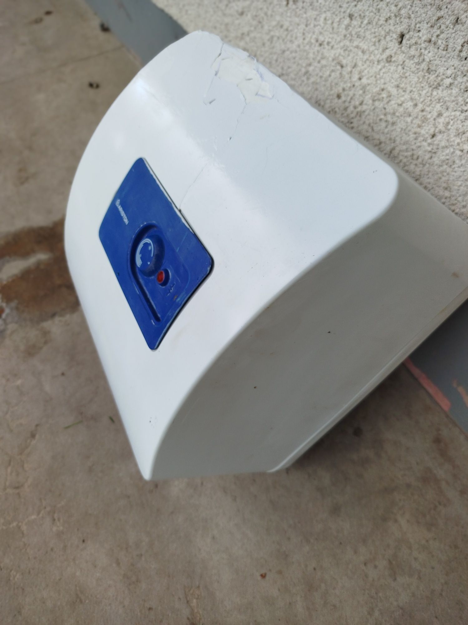 Бойлер Ariston 30l