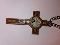 Medalhas e fios religiosos