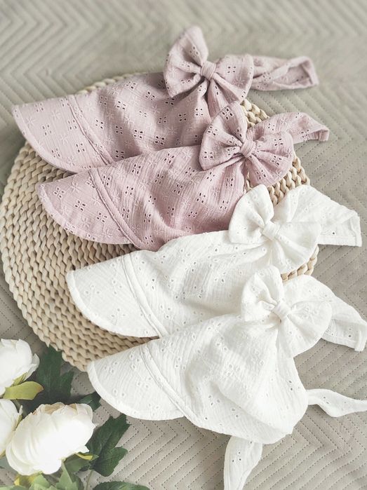 Ażurowa haftowana muślinowa chustka z daszkiem wiązana na lato biały