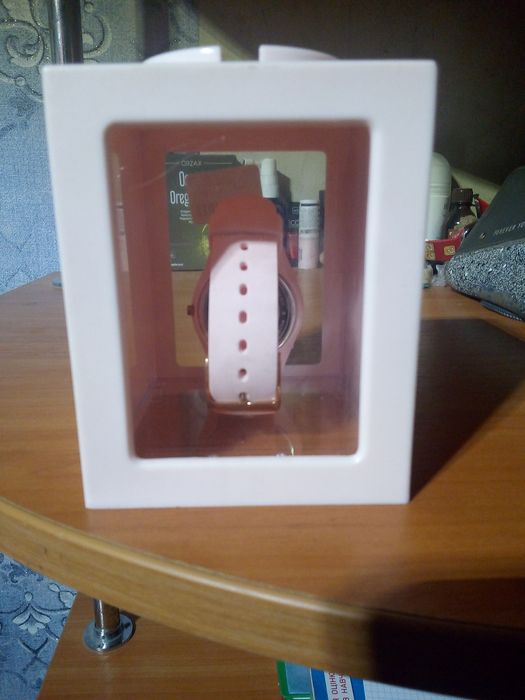 Часы, женские, наручные.