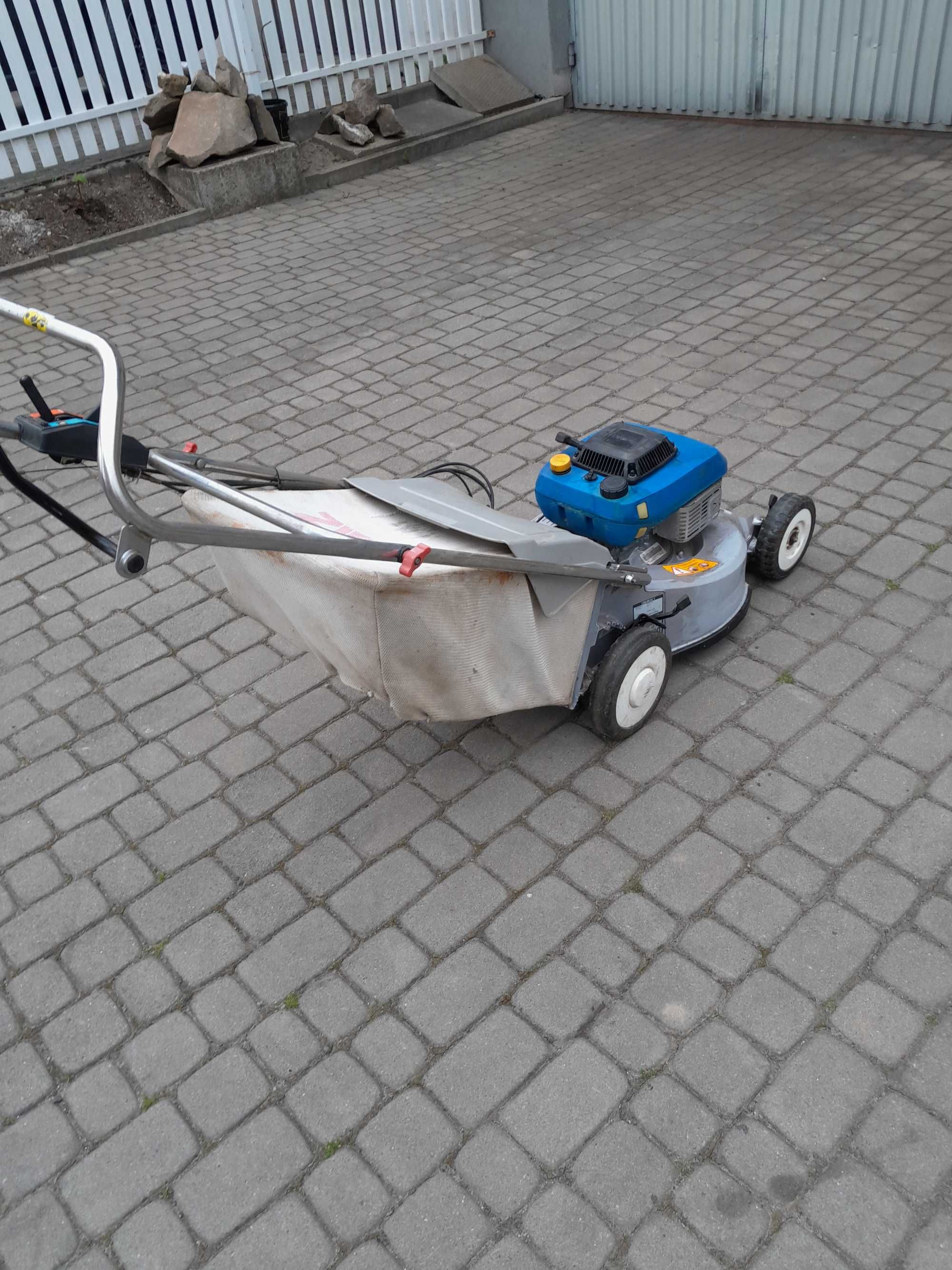Kosiarka spalinowa iseki 521