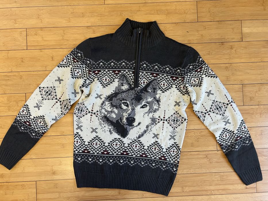 Sweterek z wilkiem r M