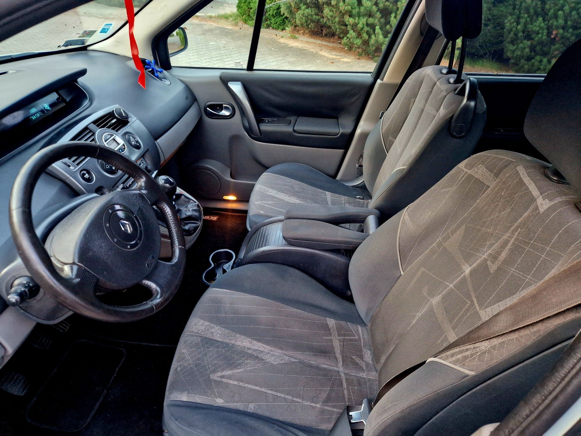Renault Scenic 1.9 dCi 115 KM sześć biegów klima Alu