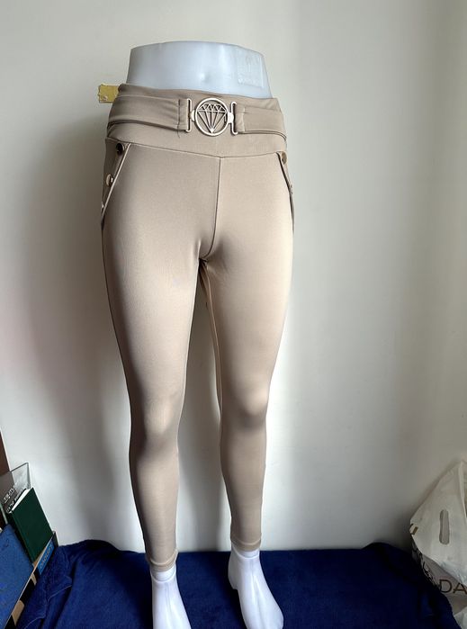 legginsy elastyczne z klamra i efektem push up s