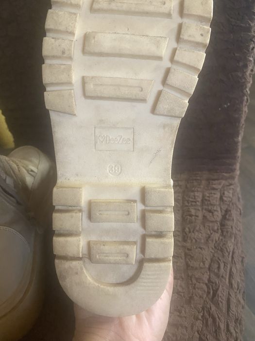 Тепленькі чобітки бежеві