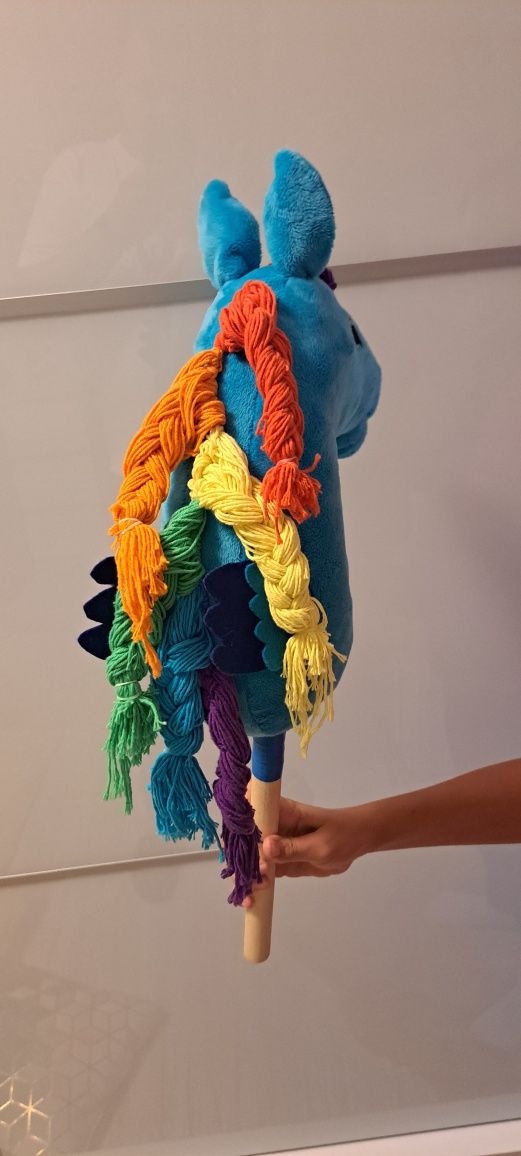 Hobby horse w rozmiarze A3 handmade rainbow