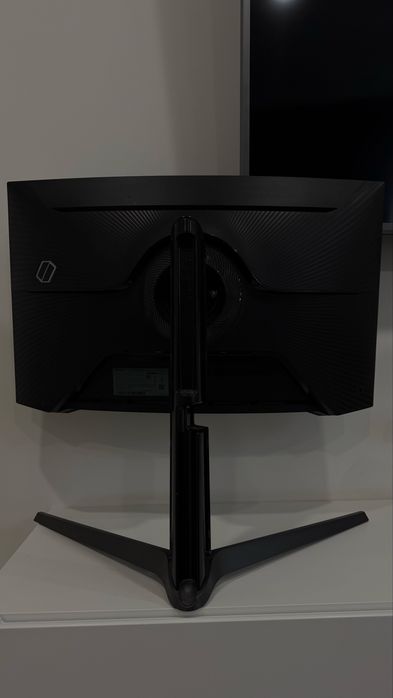Игровой изогнутый монитор Samsung Odyssey G7 27” (C27G75TQSI)