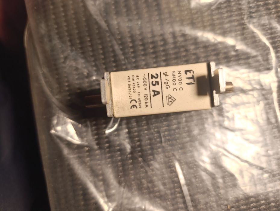 Wkładka bezpiecznikowa topikowa KOMBI NH000 25A 8 szt.