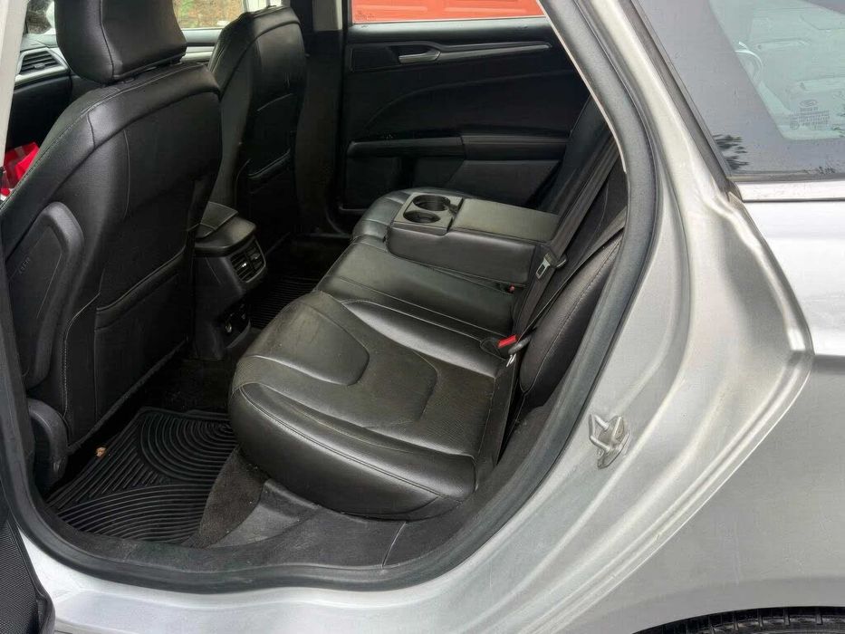 Ford Fusion Titanium      2015