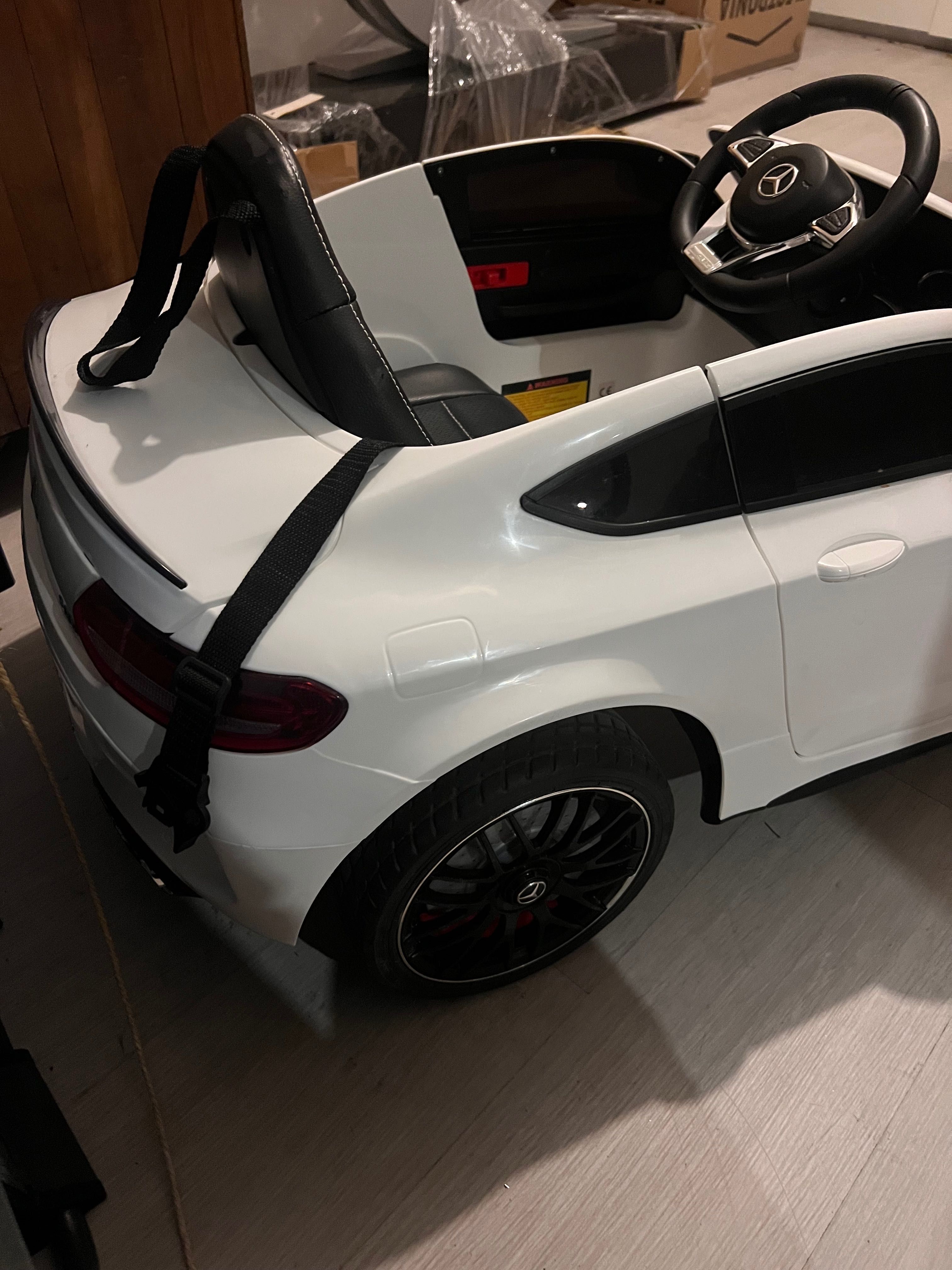 Carrinho Mercedes C AMG_criança