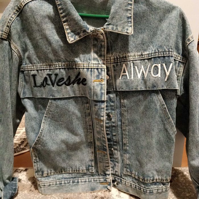 Джинсова куртка жіноча