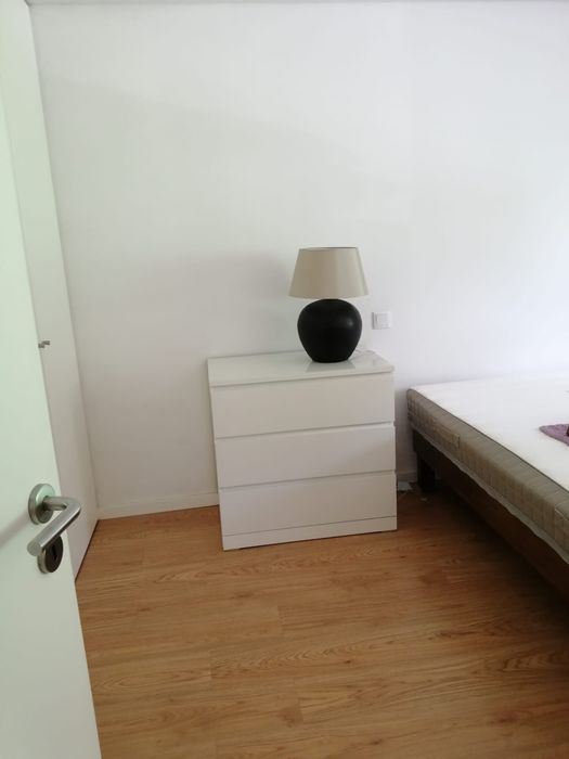 Cómoda Malm com 3 gavetas 80x78