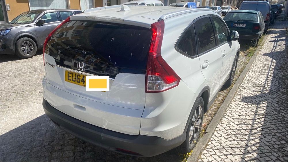 Honda CRV 2014, com volante do lado direito.