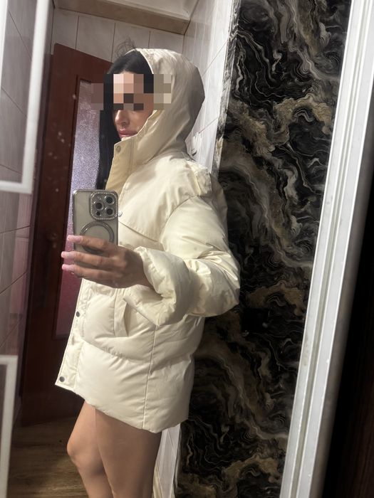 Пуховик удленений ,закрывает попу от хоолода.р 42-44