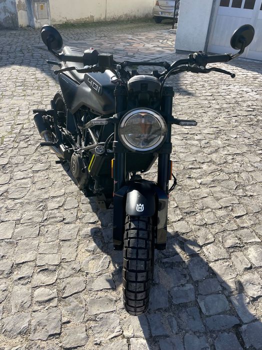 Husqvarna Svartpilen 401