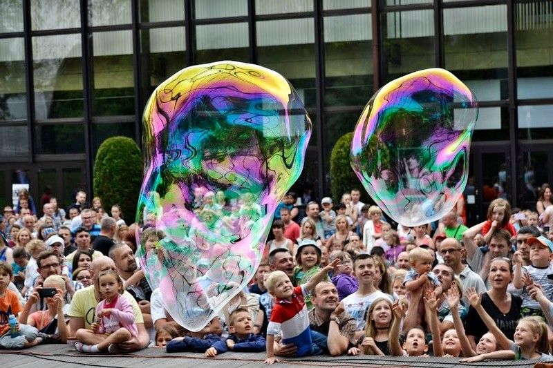 Płyn do gigantycznych baniek mydlanych 10 litrów+kijki , Zabawka