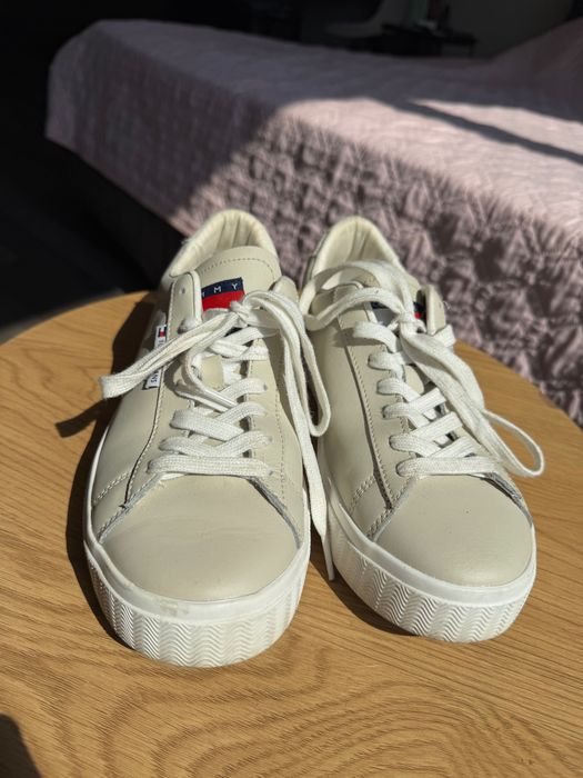 Продам кеди Tommy jeans