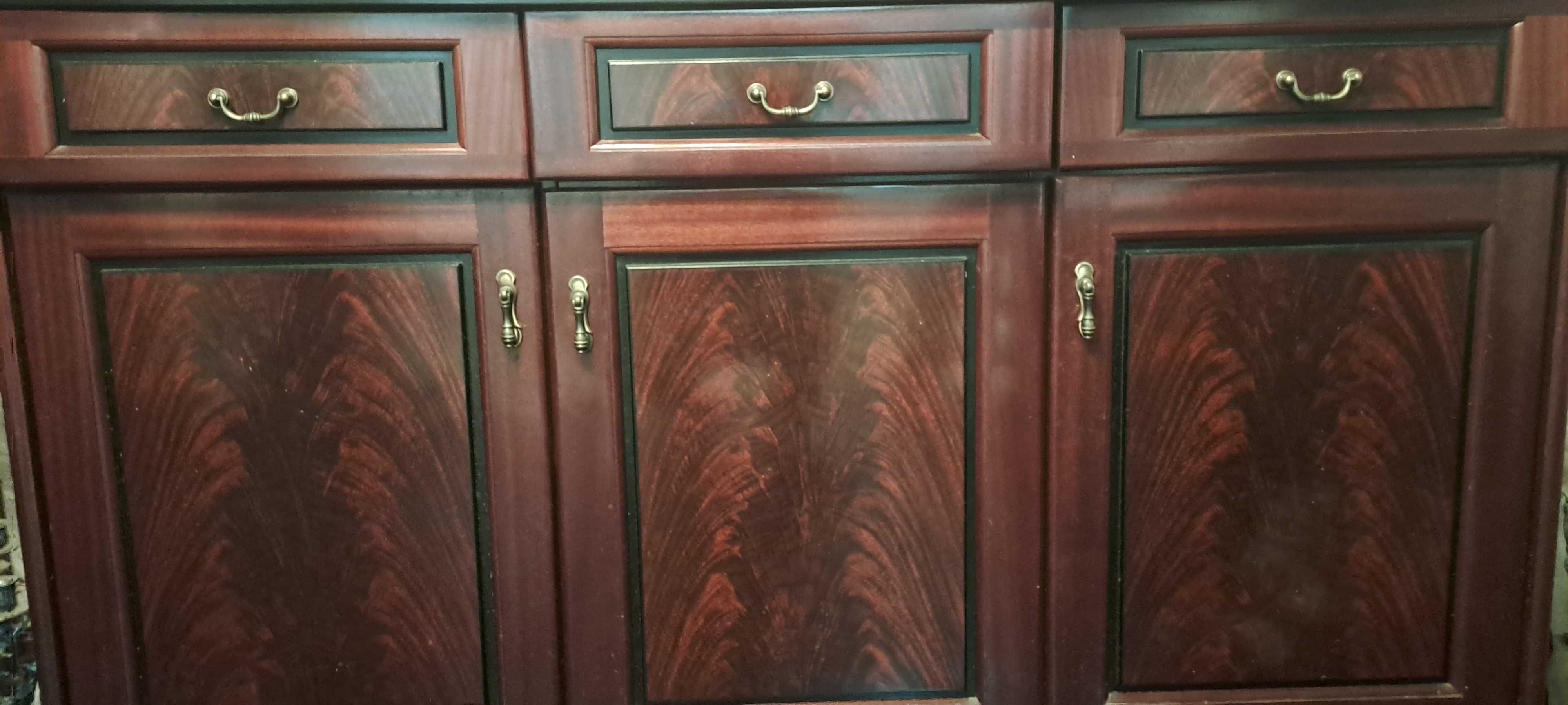 Vendo Sideboard em mogno, valor 500 euros