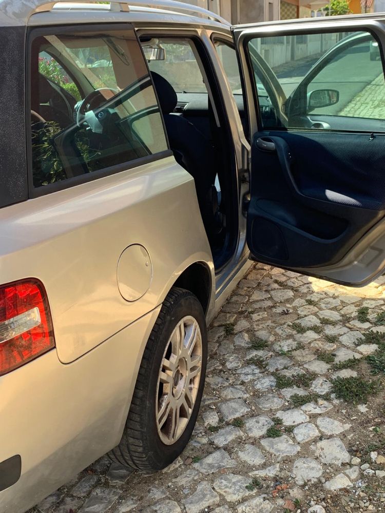 Carro Fiat Stilo  5 LUGARES.