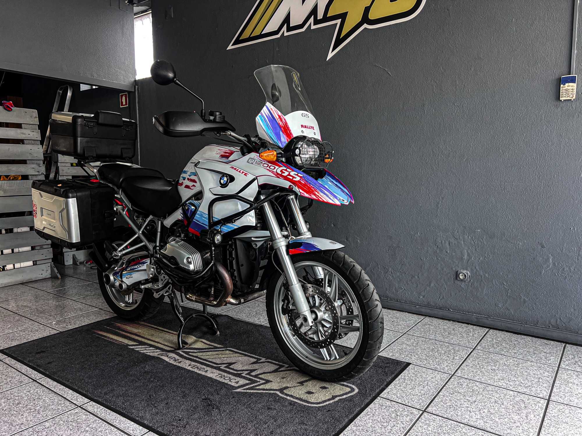 BMW  R  1200 GS .