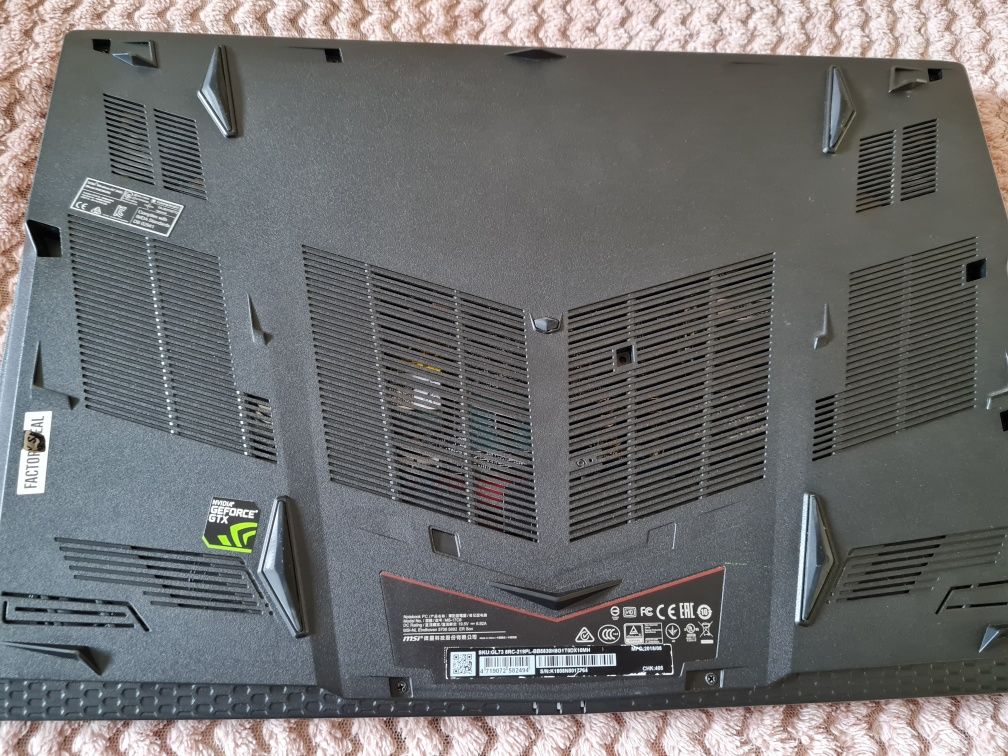 Laptop gamingowy MSI GL73 8RC – bardzo dobry stan