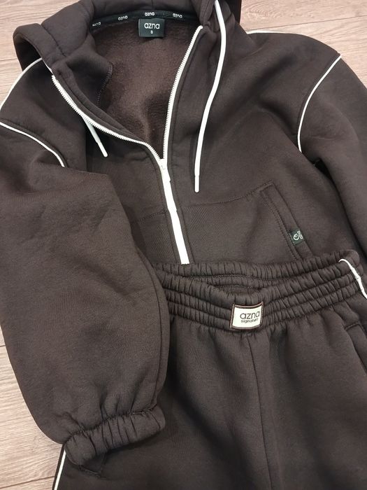 Жіночий костюм, azna.