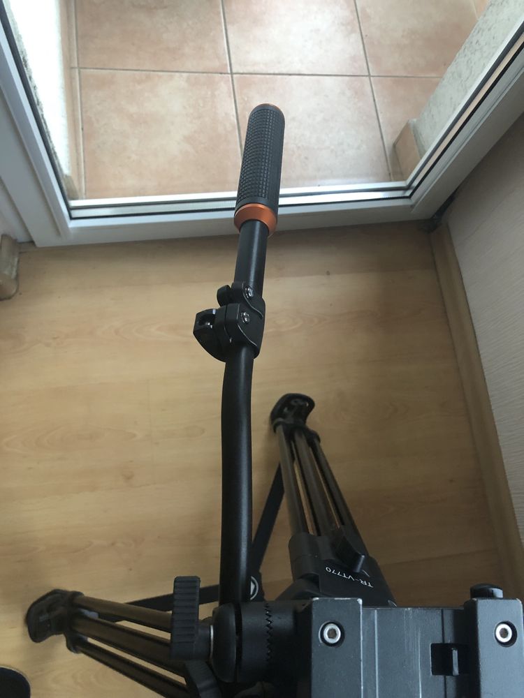 Statyw Manfrotto 502AH z głowicą olejową