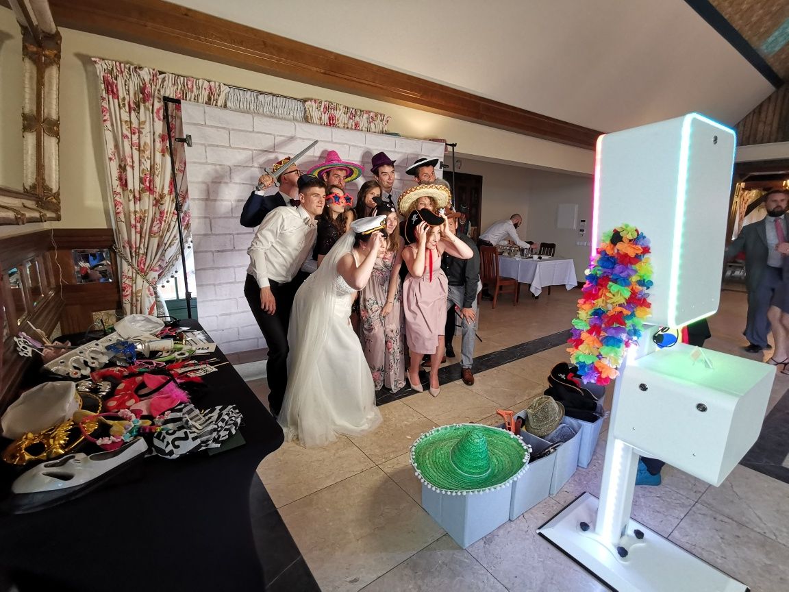 Wesele/urodziny: Fotobudka, pudło z balonami,LOVE/Miłość, dym, bańki