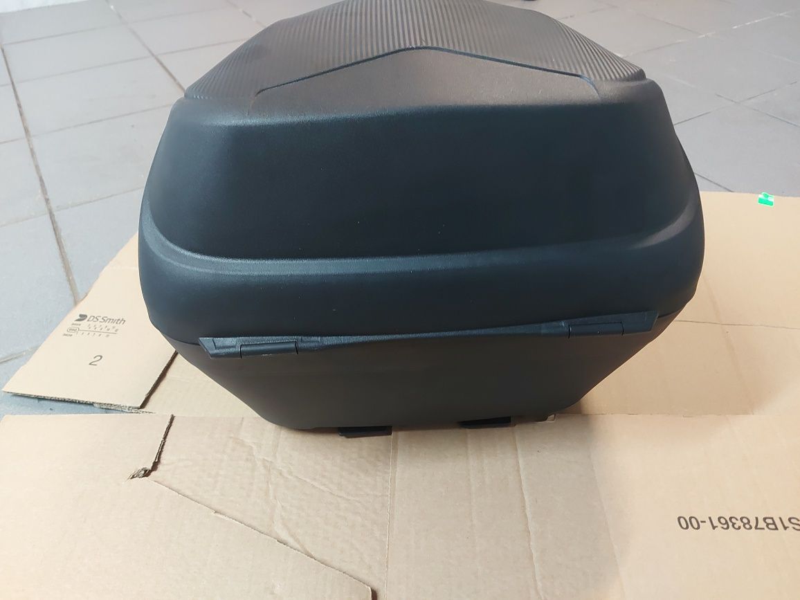 Top Case GIVI Monolock  com o suporte