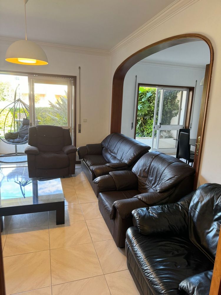 Quarto compartilhado prox Aeroporto frente ao Metro.