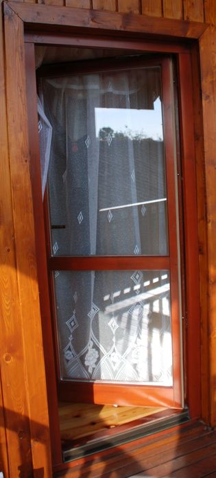 Drzwi balkonowe z ościeżnicą