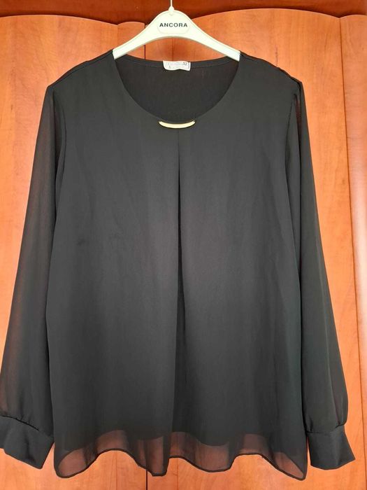 Czarna bluzka z szyfonowymi rękawami