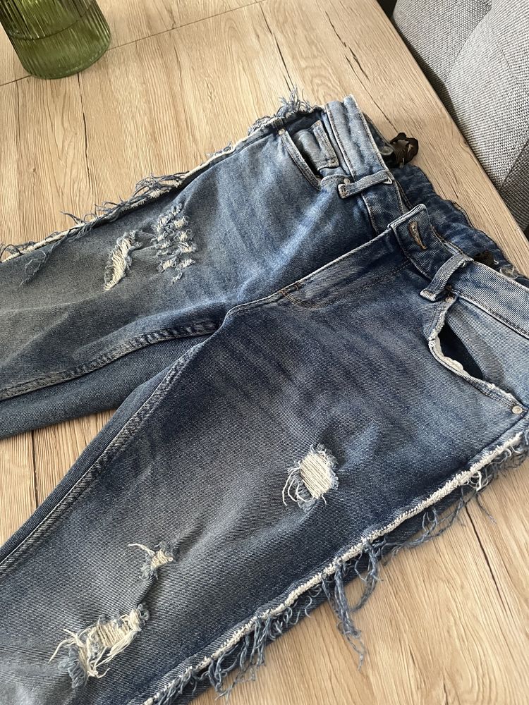 Spodnie jeansowe cropp 36