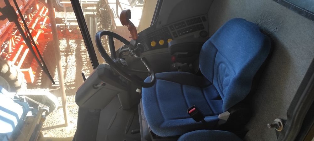 Комбайн New Holland TC5080