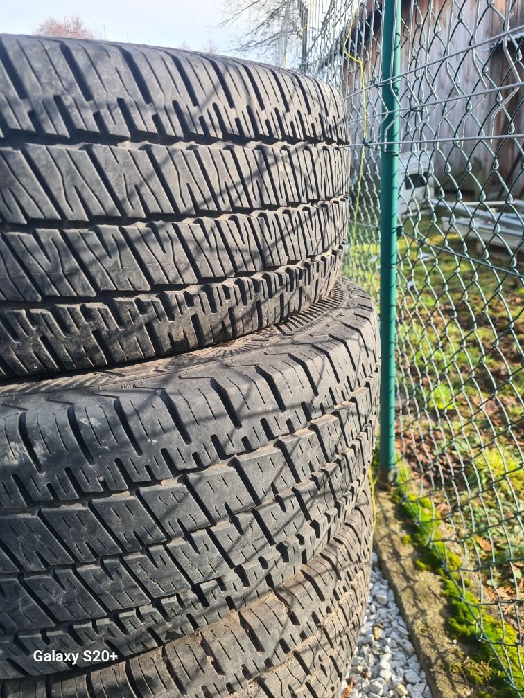Opony 235/65 r16c bus ładne wielosezonowe barum