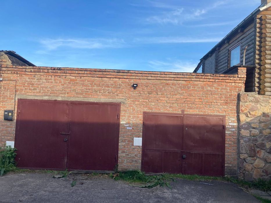 Цегляний гараж по вул. Карбишева,5а Кооператив Північний-1 / Авторинок