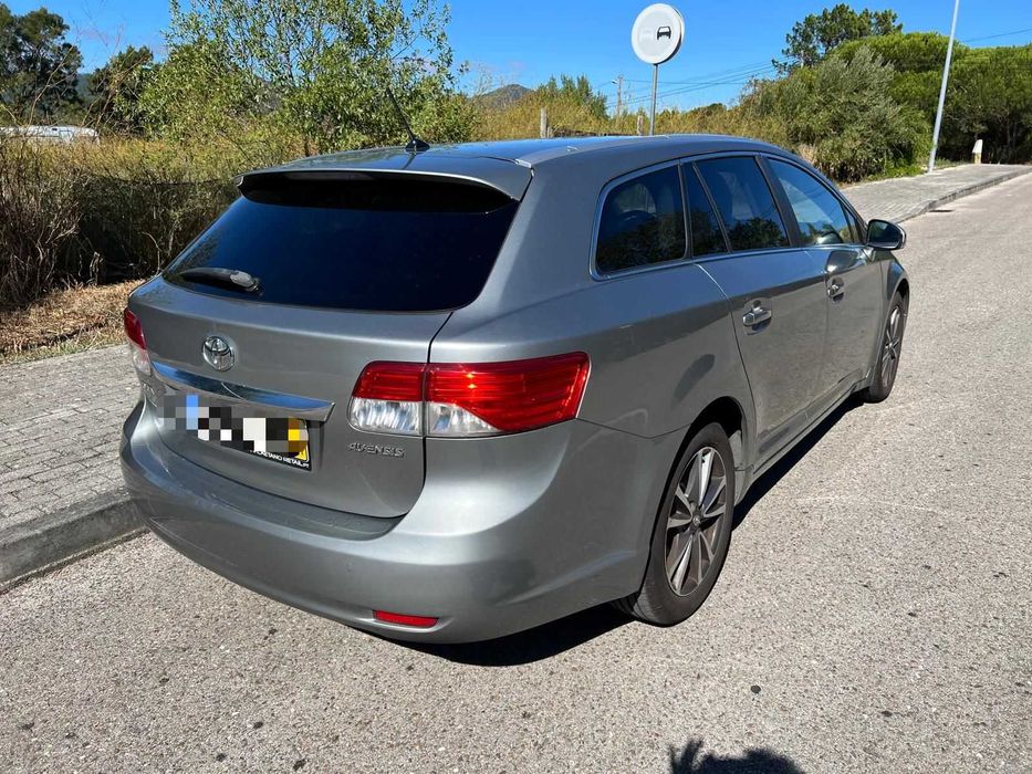 Toyota Avensis SW 2.0D LUXURY + NAVI 2013