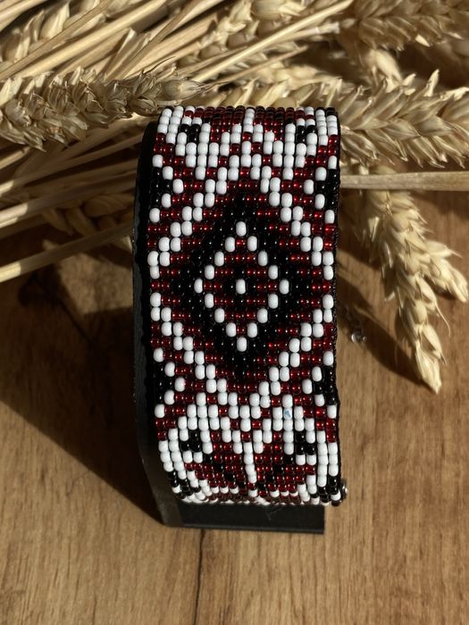 Браслет із чеського бісеру