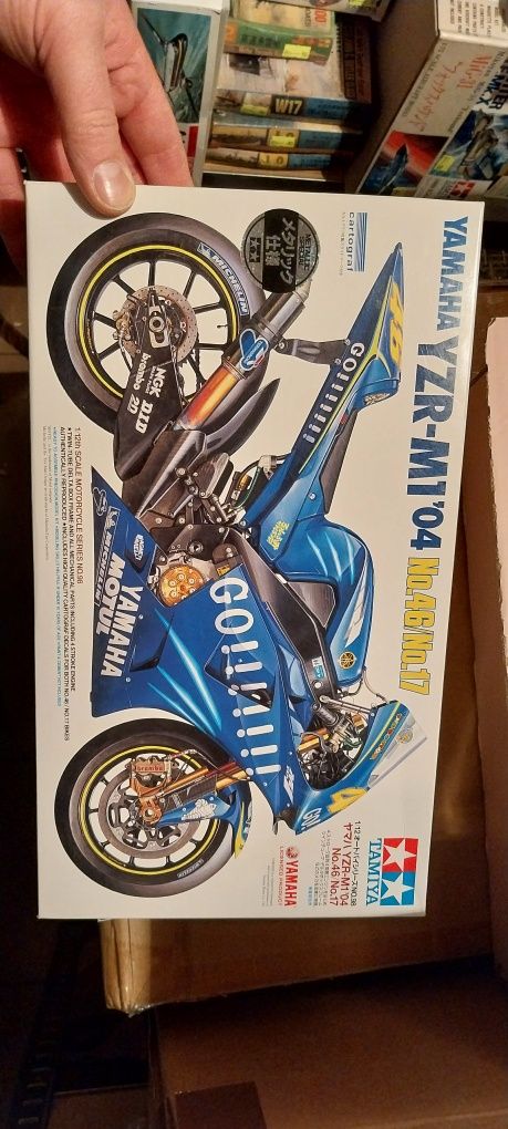 Model do sklejania motocykl Yamaha Honda Valentino Rossi goldwing 1/12