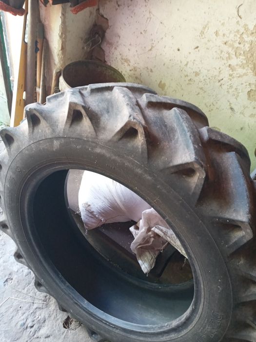 Колисо б/у комбаїн клас кулумбус розмір 9.24 хороший стан прорізів нем