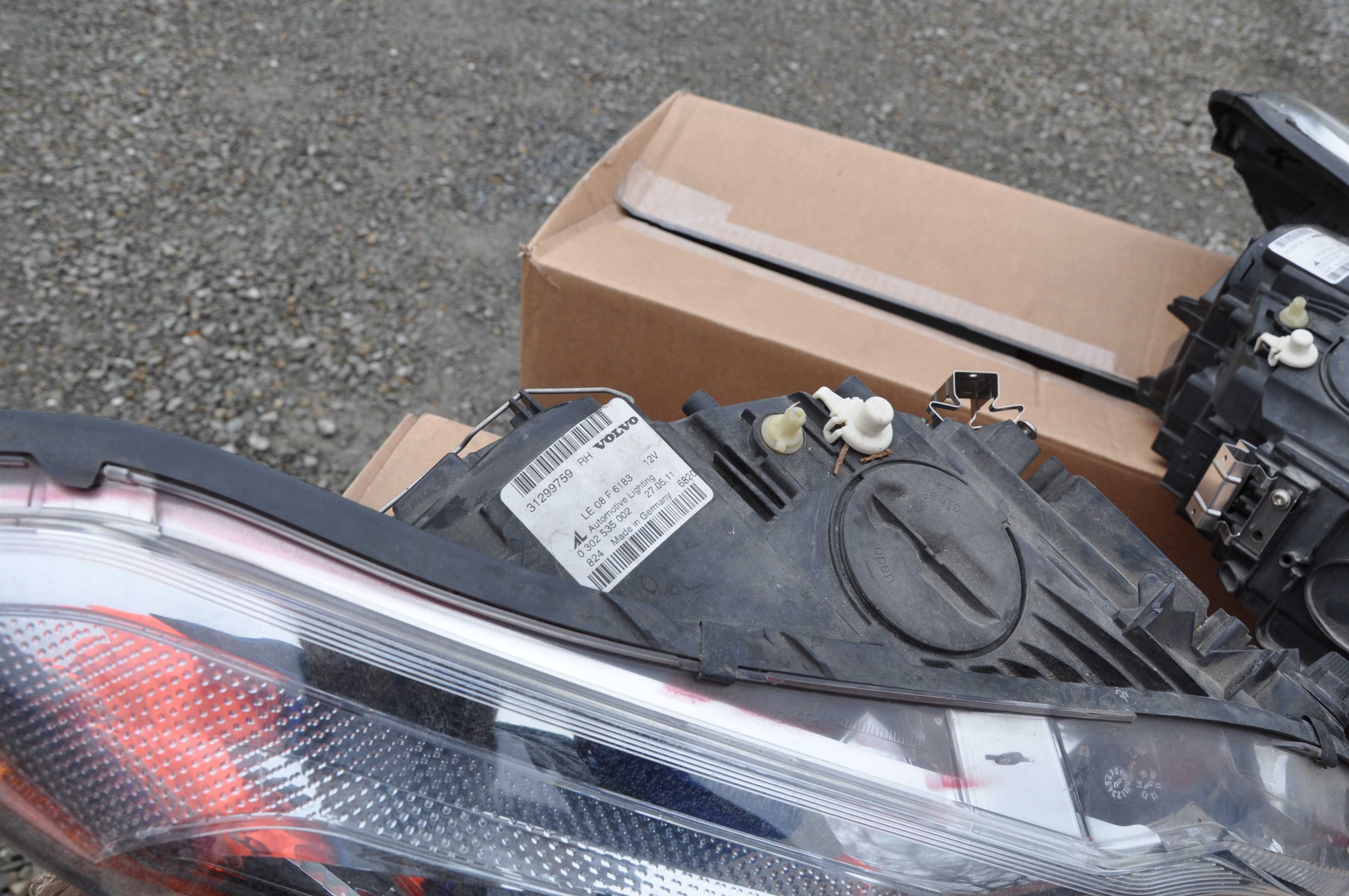 Lampa lampy przód prawa  lewa Volvo C70  reflekto  europa
