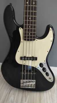 Gitara basowa 5-strunowa Squier Affinity Jazz Bass V Black + gadzety