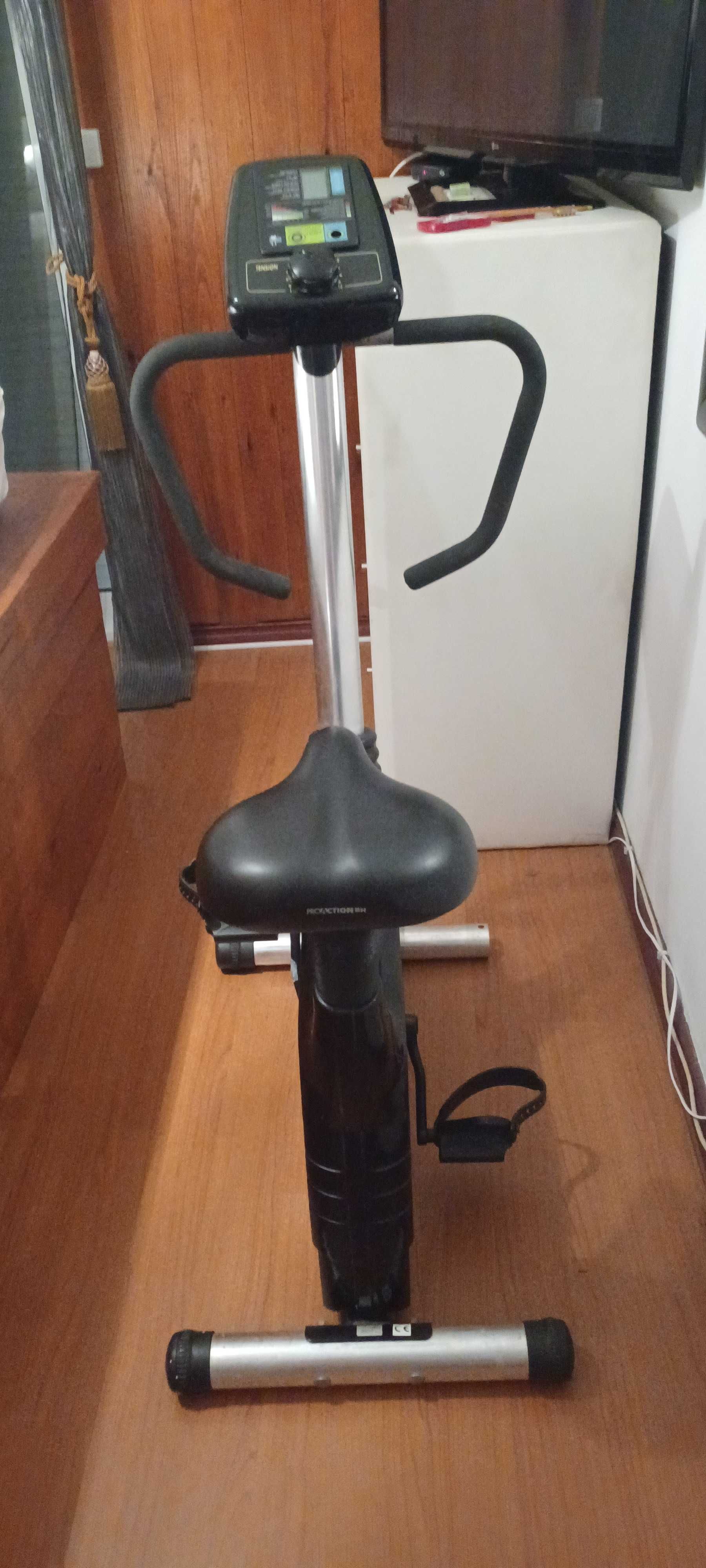 Bicicletas fixa / estáticas - Fitness, em bom estado