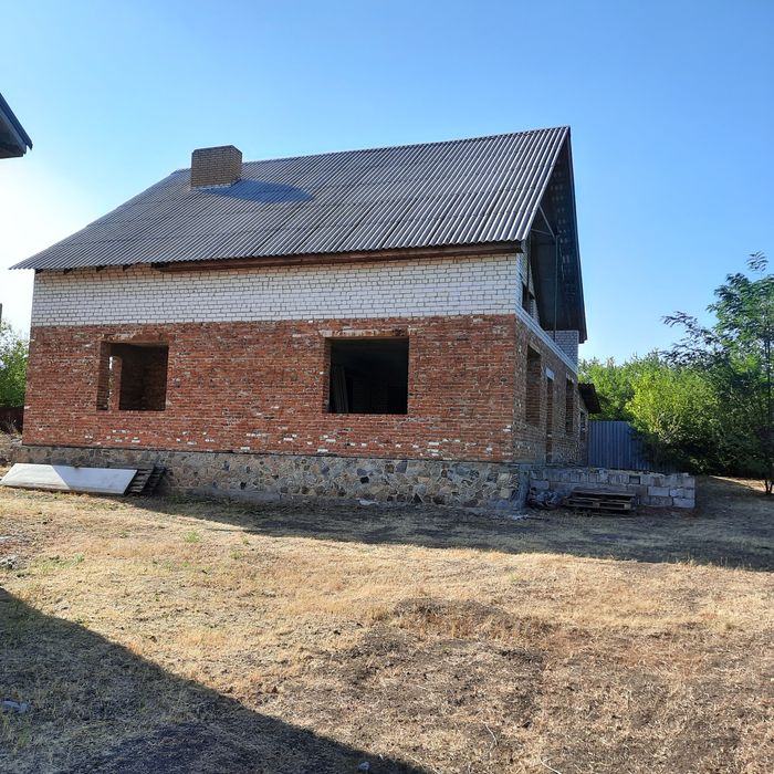 Продам свой (не агентство)не достроенный дом,р-н новые дома(павленки)