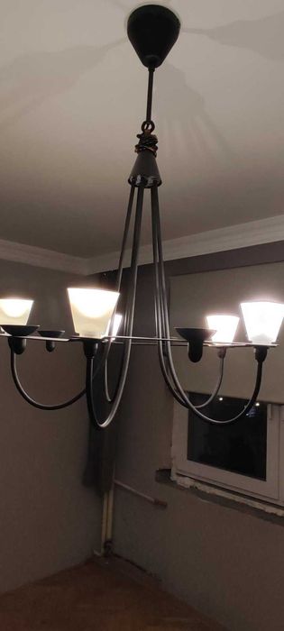 Czarny Żyrandol Ikea