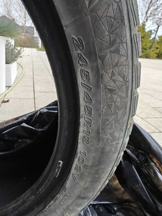 Komplet opon zimowych Nexen Winguard Sport 2 SUV 245/45 R19
