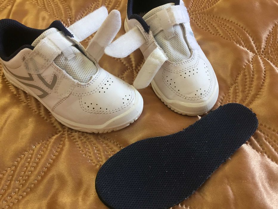 Кросівки Decathlon: сині – 16см, білі – 16,5см. Ціна за одну пару